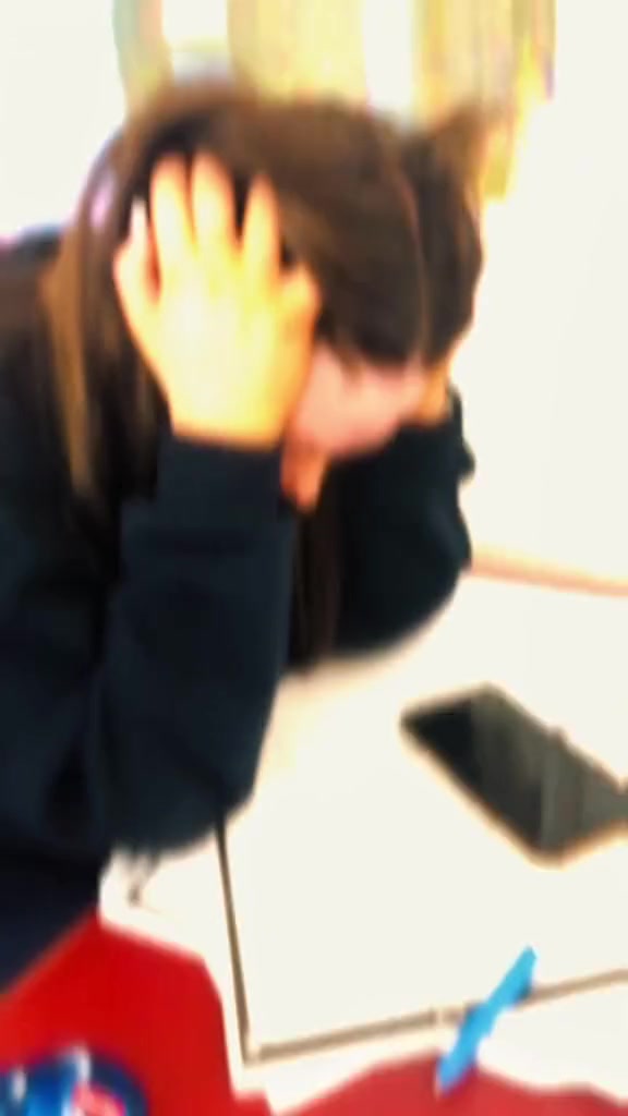 @oliviafollowing