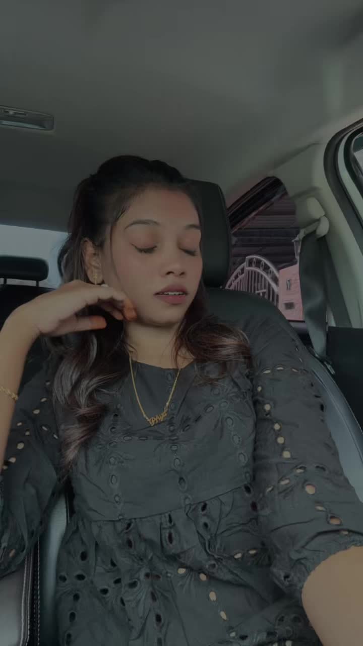 @PRIYA🧚🏻&zwj;♀️