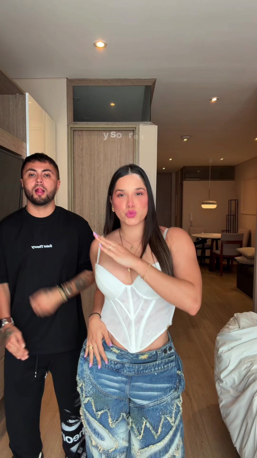 @oficialcara_