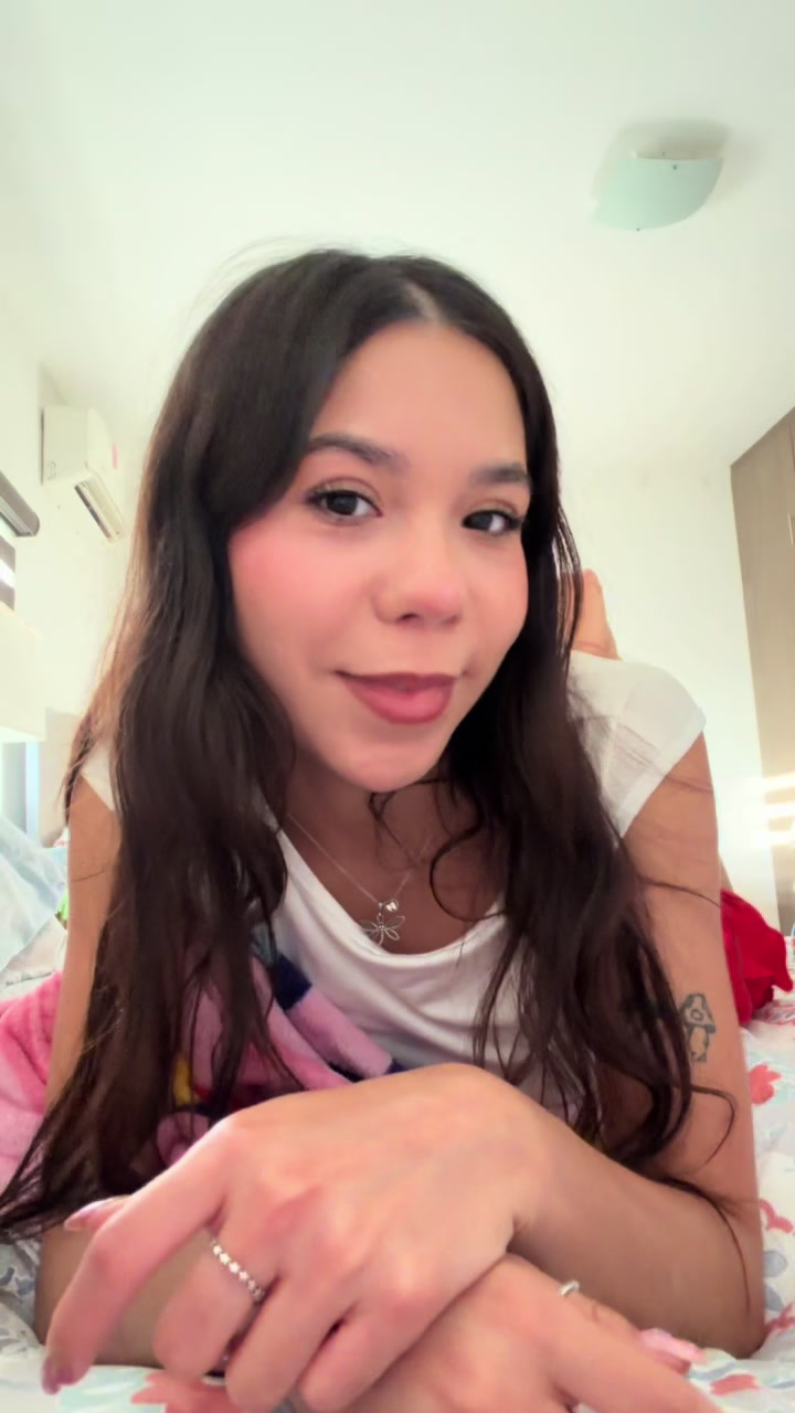 @Iris Alejandra ε⭑з