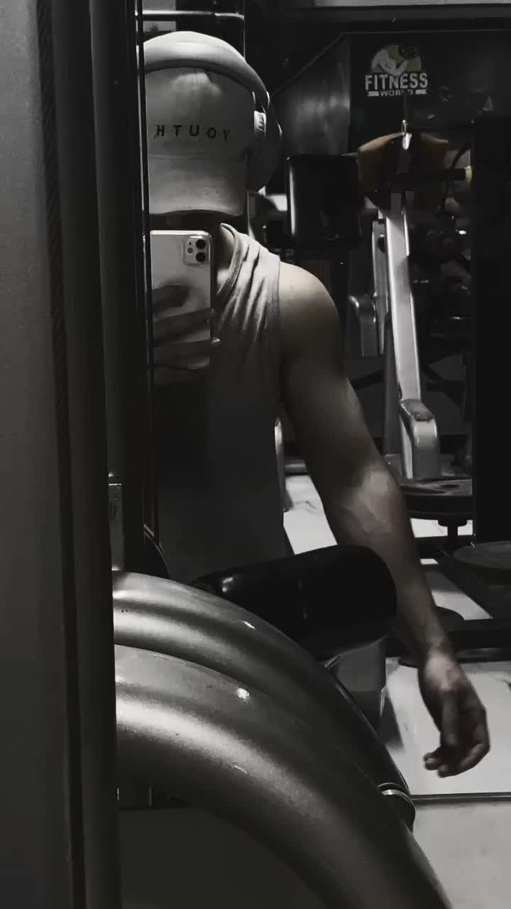 @SherryFitt