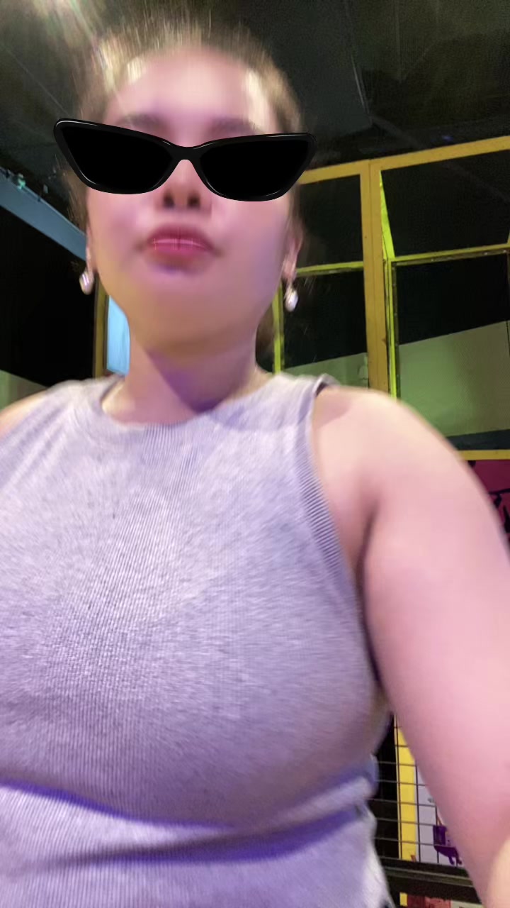 @zhenni_lousi
