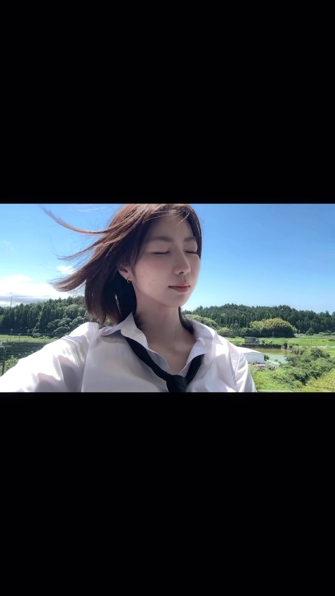 @蔦谷里華 | Lica