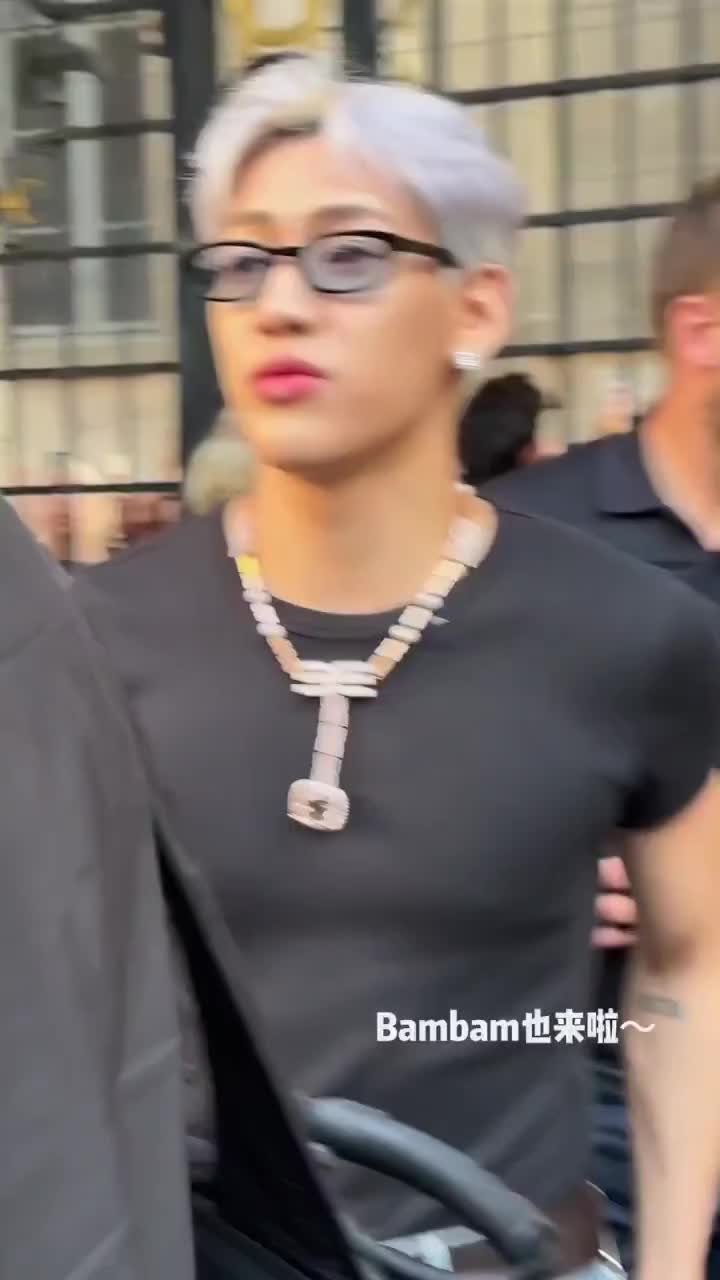@😇 ∋∈ ℍ𝔸𝕃𝕆 11:11 ❤️🖤