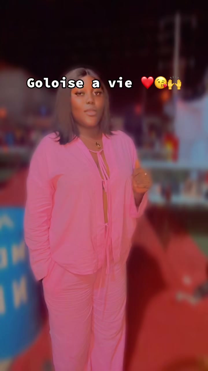 @Miss panda🐼🖤