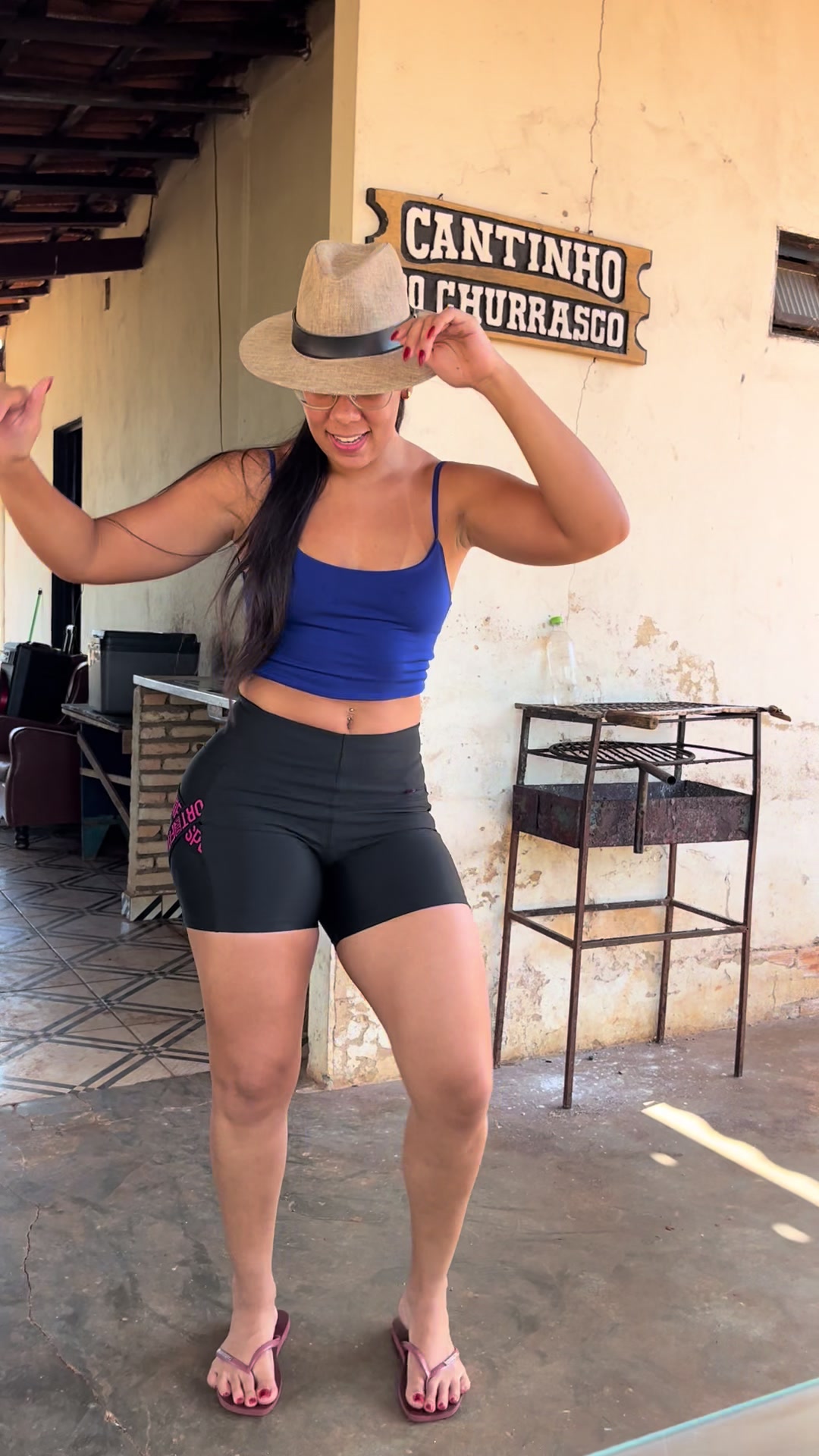 @larissaqueiroz