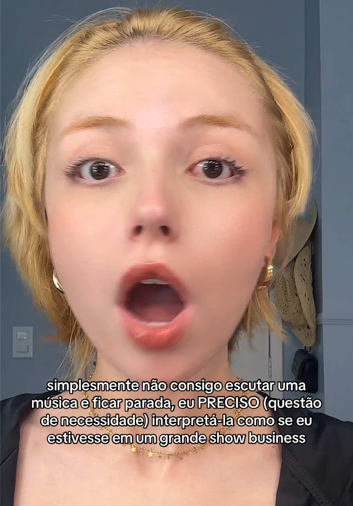 @𝐌