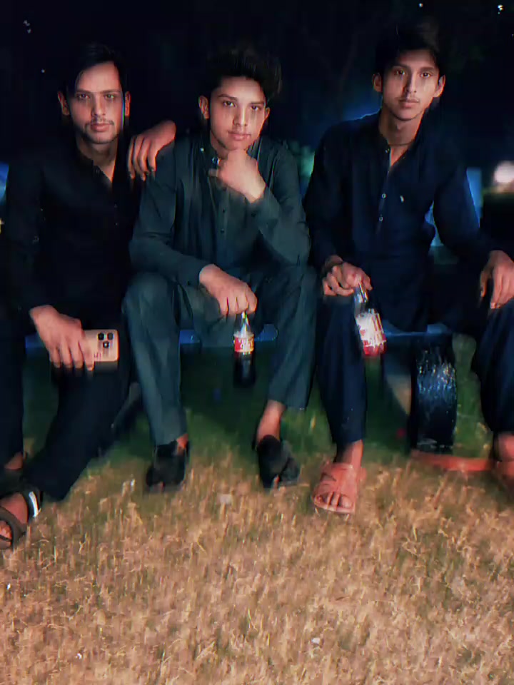 @Malik Gangster 😎 143