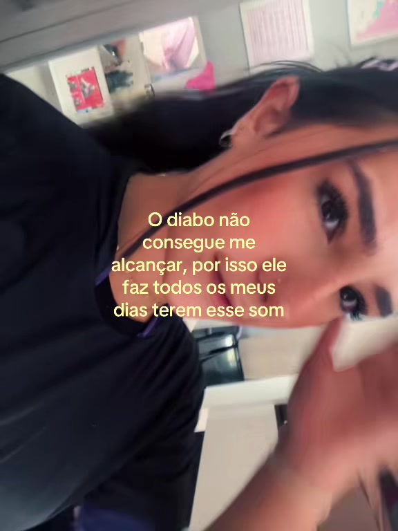 @larissa