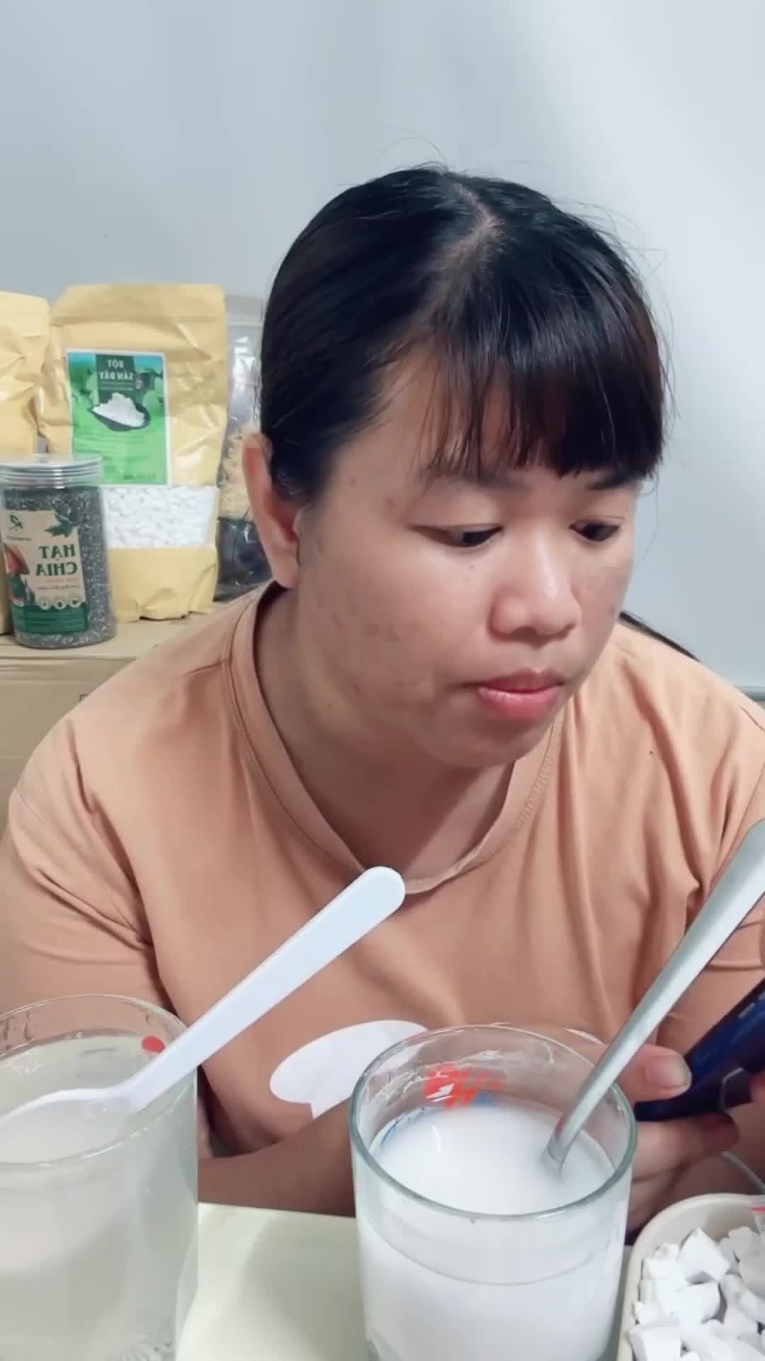 @Uyên min