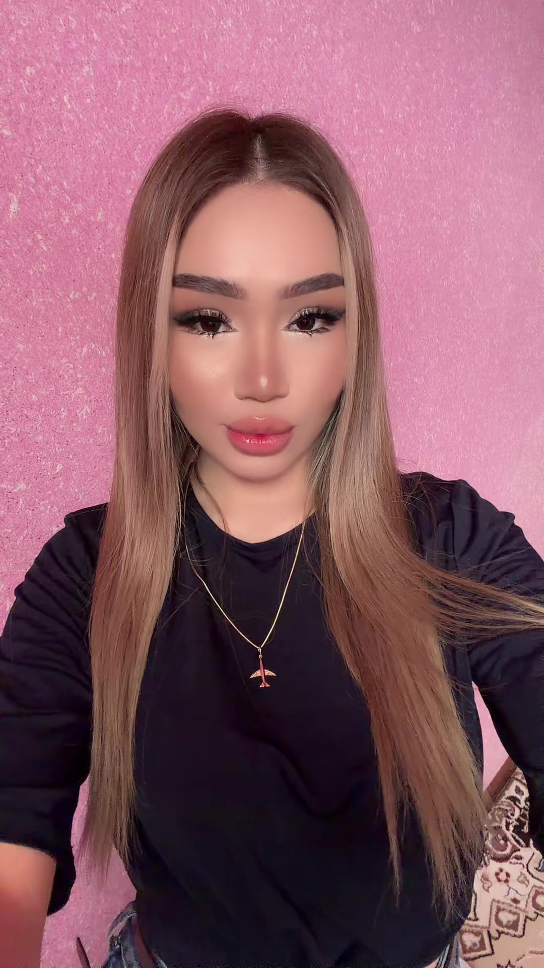 @laura_jenis