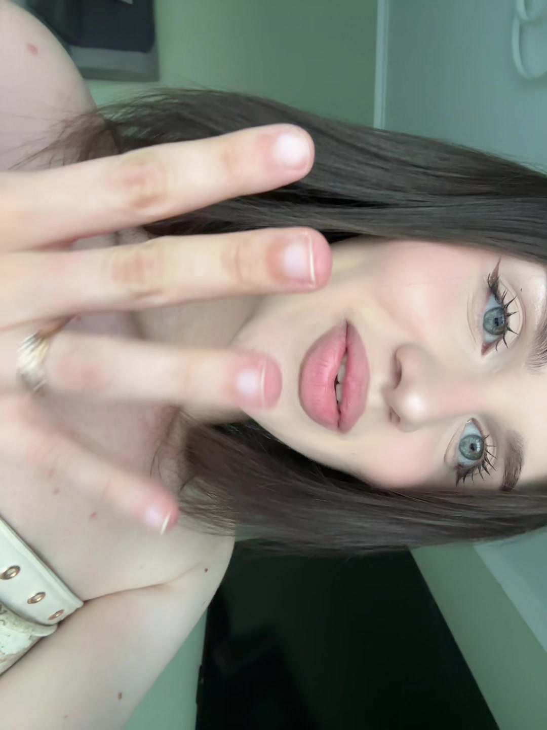 @loyaniv