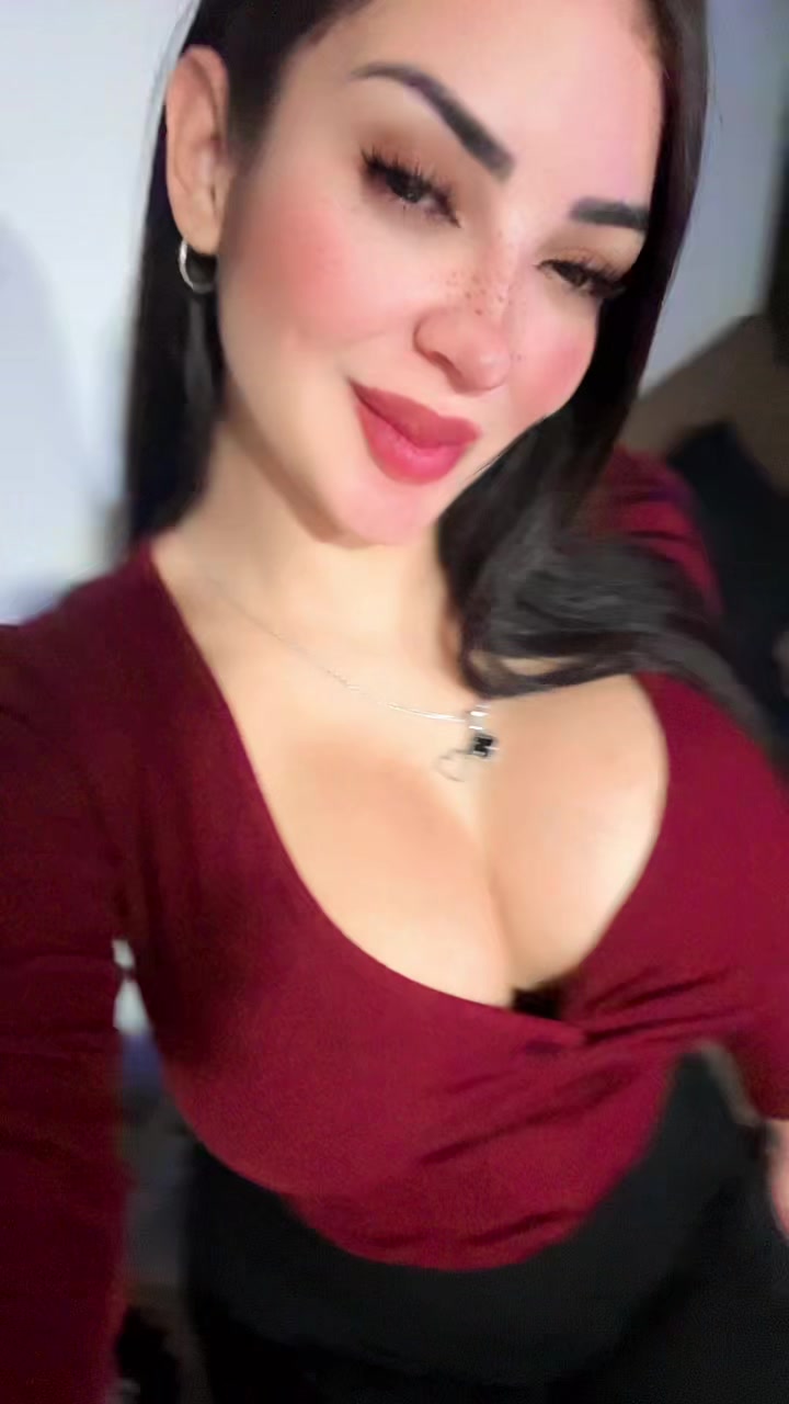 @viky_foxx