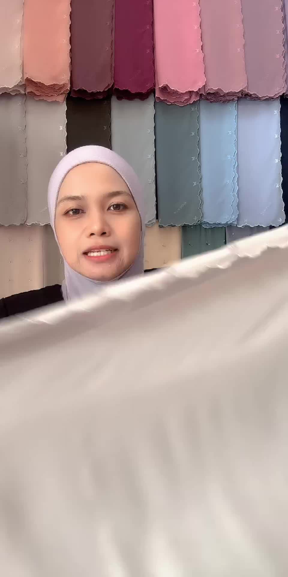 @Dyara Scarf