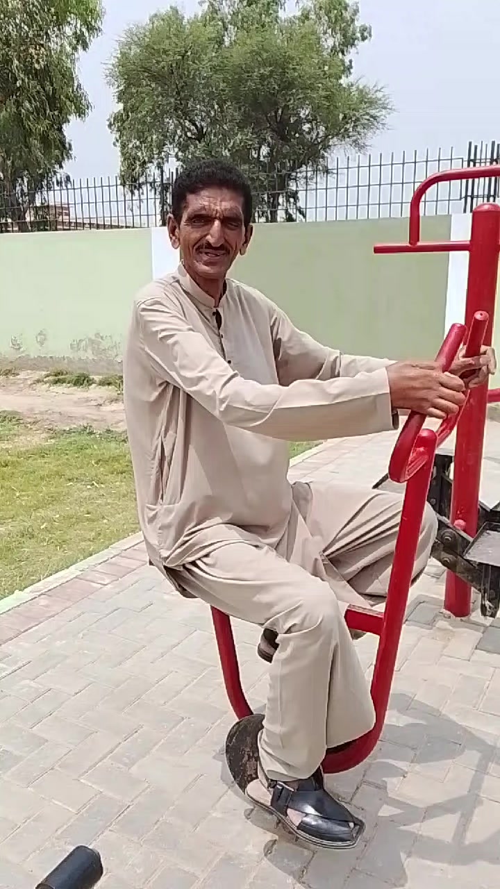 @m Khalid Abbas