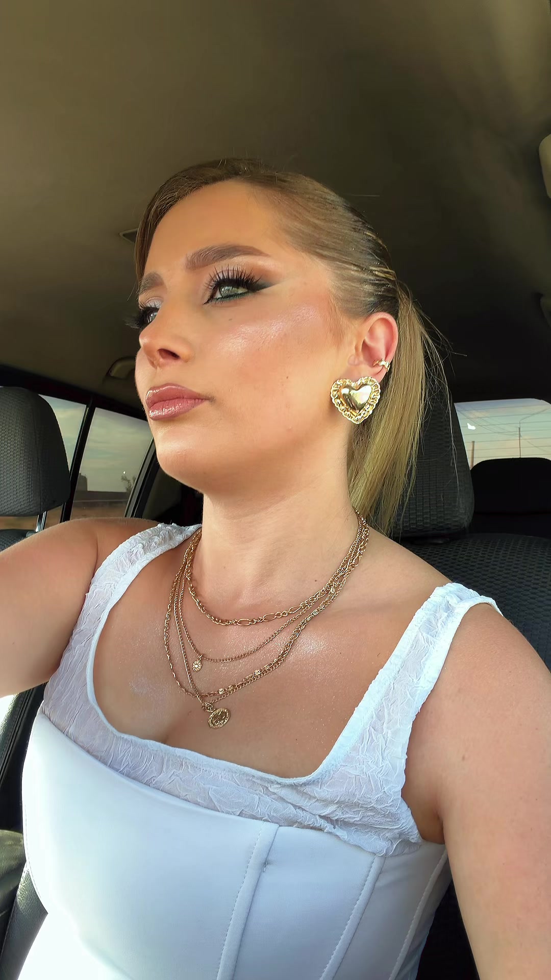 @whoinga