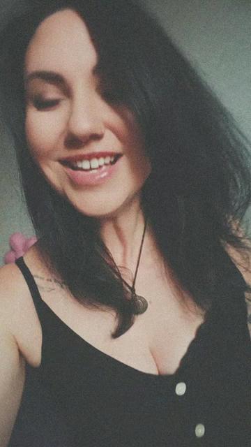 @girl in black 🖤