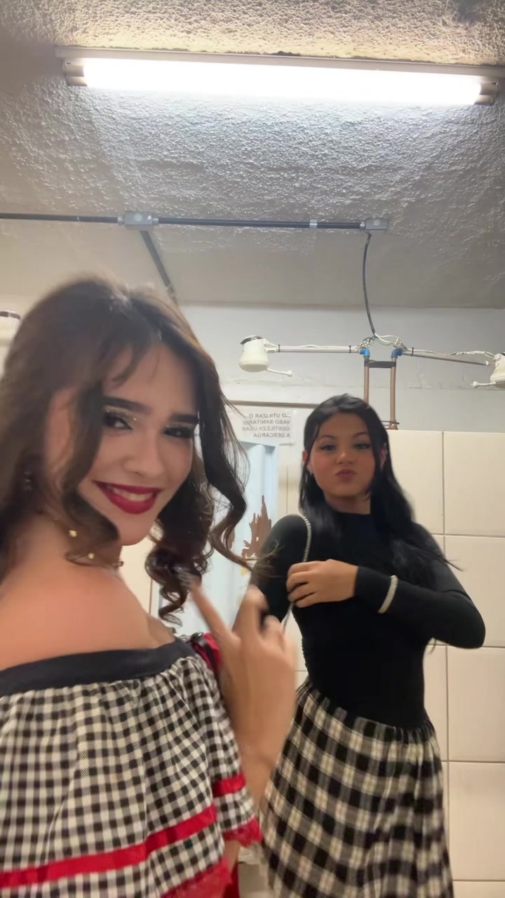@Lola