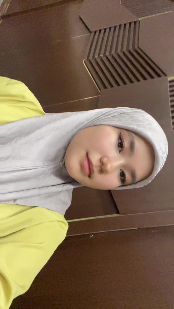 @𝒩