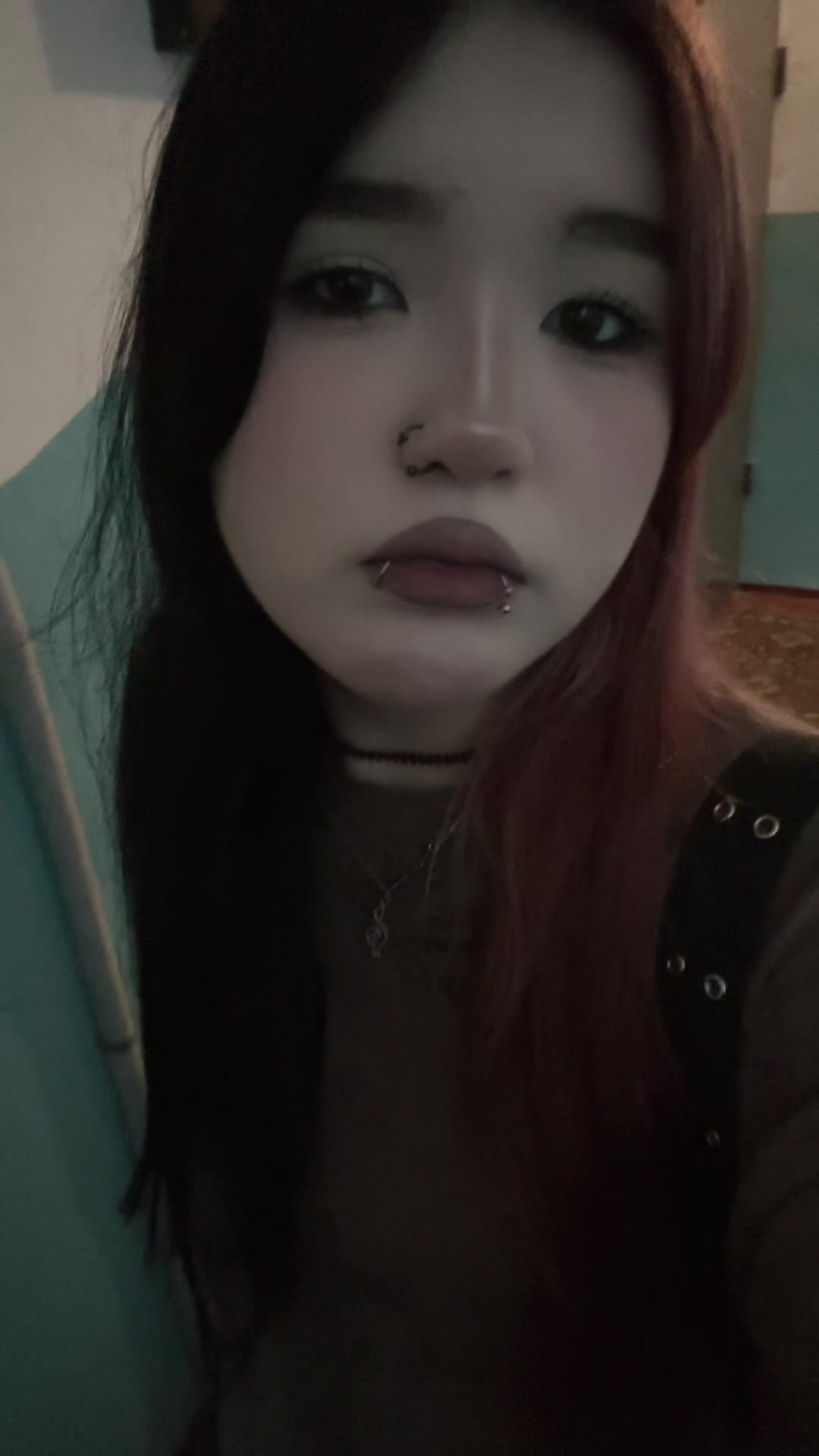 @⃟