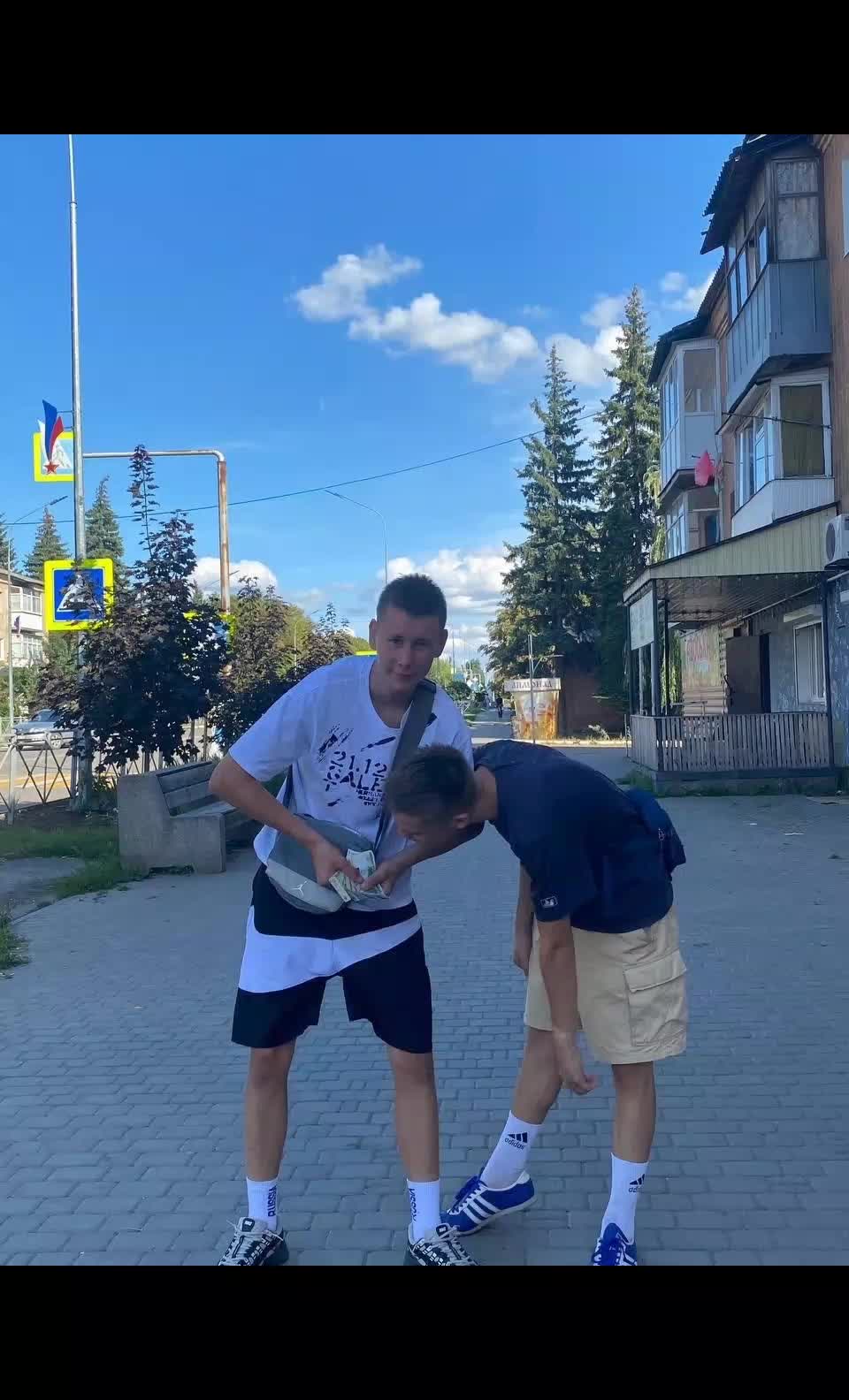 @Мотя😜