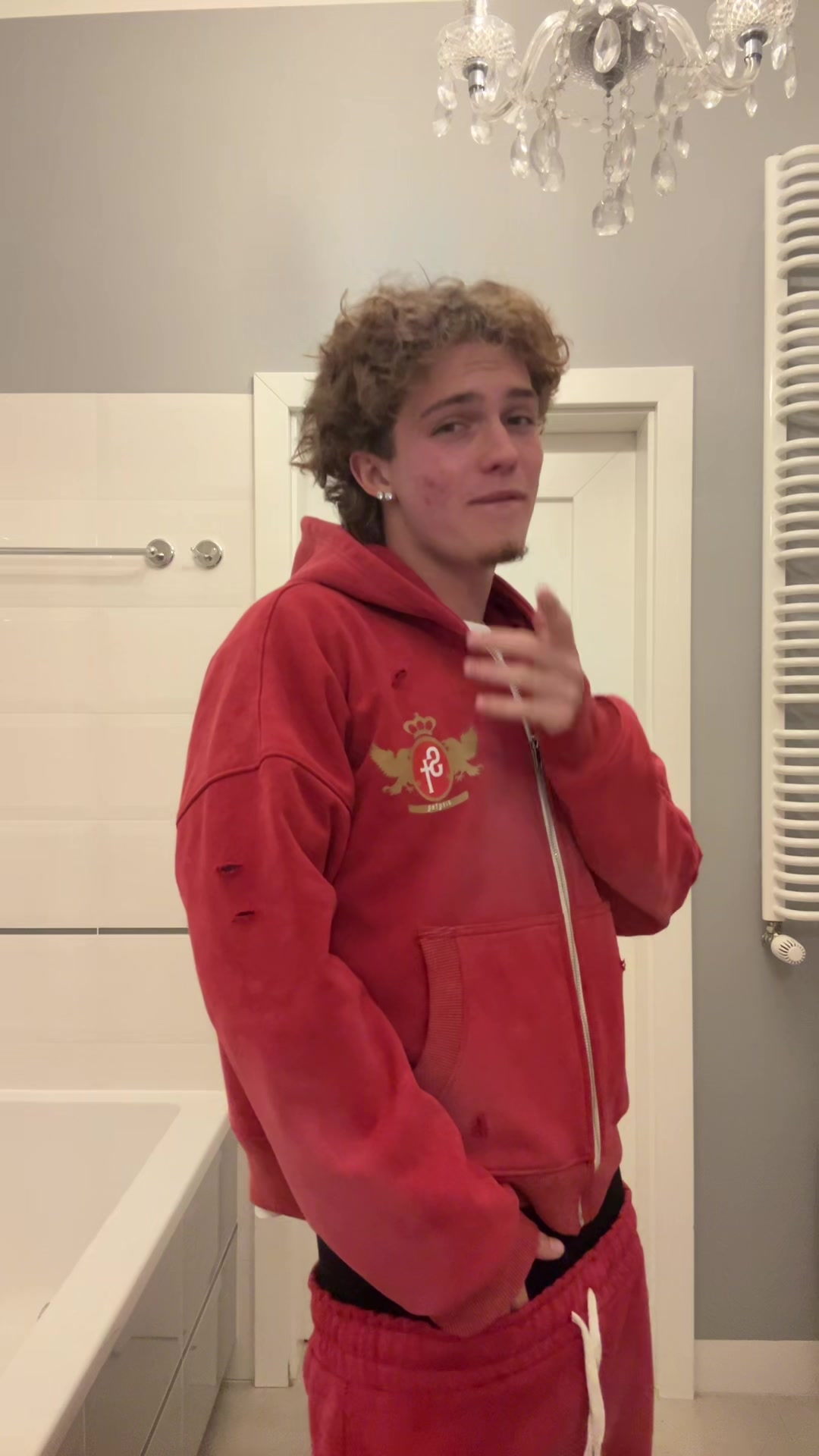 @Sqwimeee