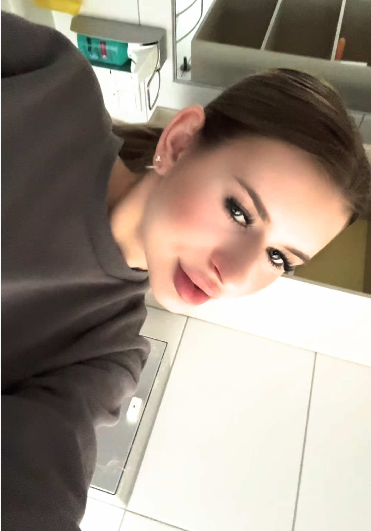@𝐀.