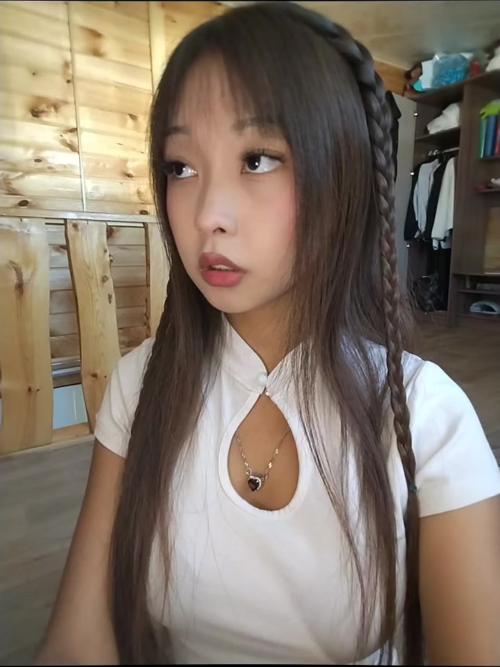 @arishaa