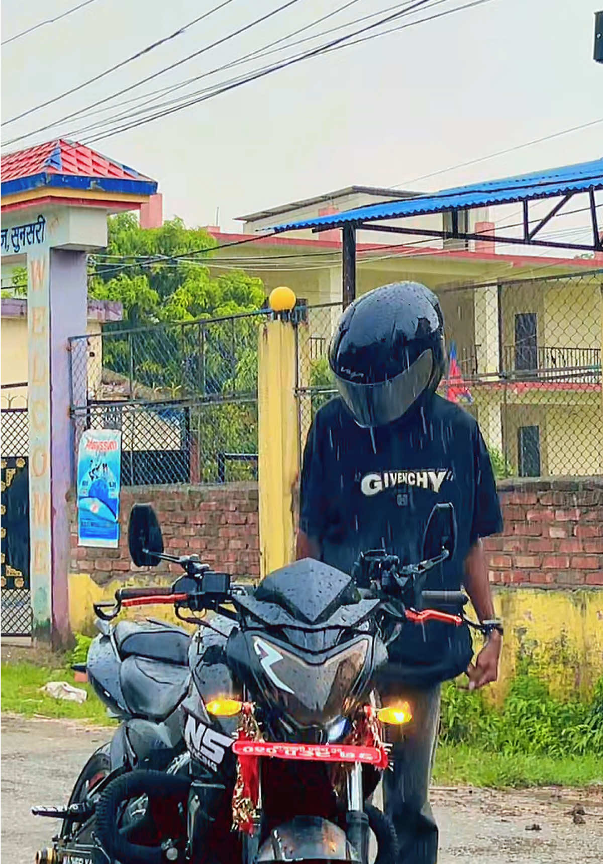 @MADHESI__XAURA