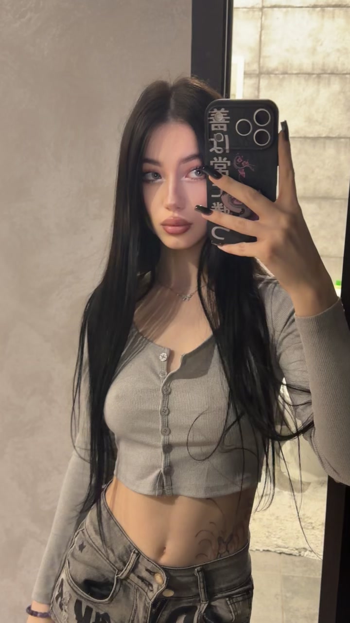 @mia_gothgirl