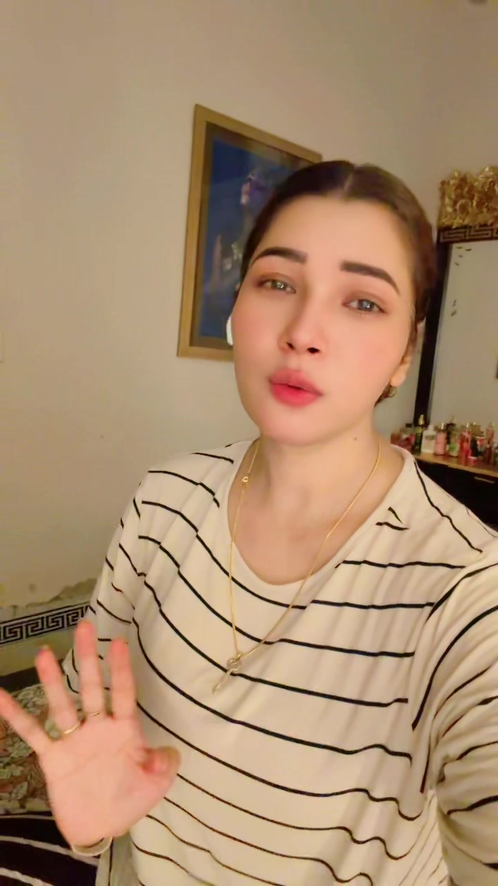 @Zara Malik 2244