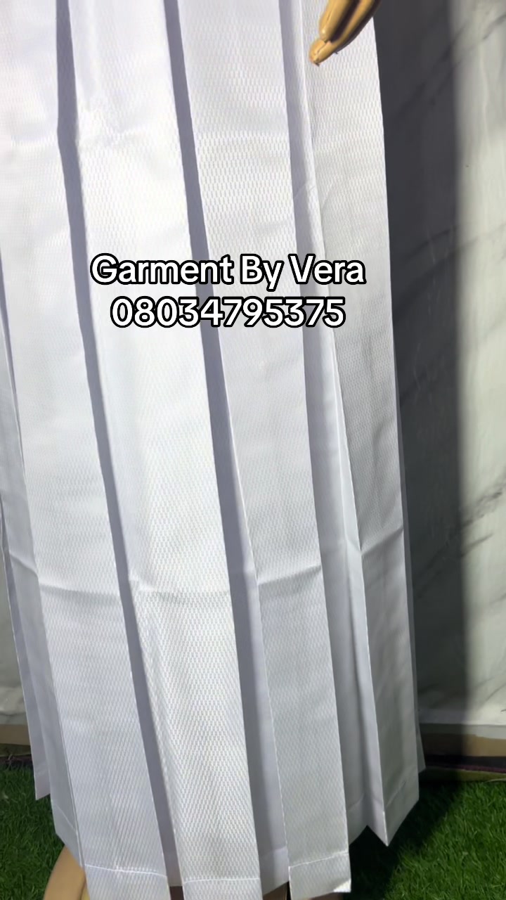 @GARMENT BY VERA