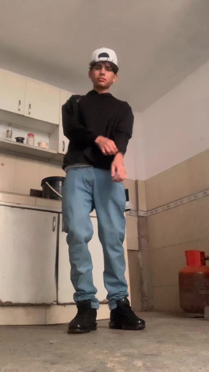 @Emaa 🦈
