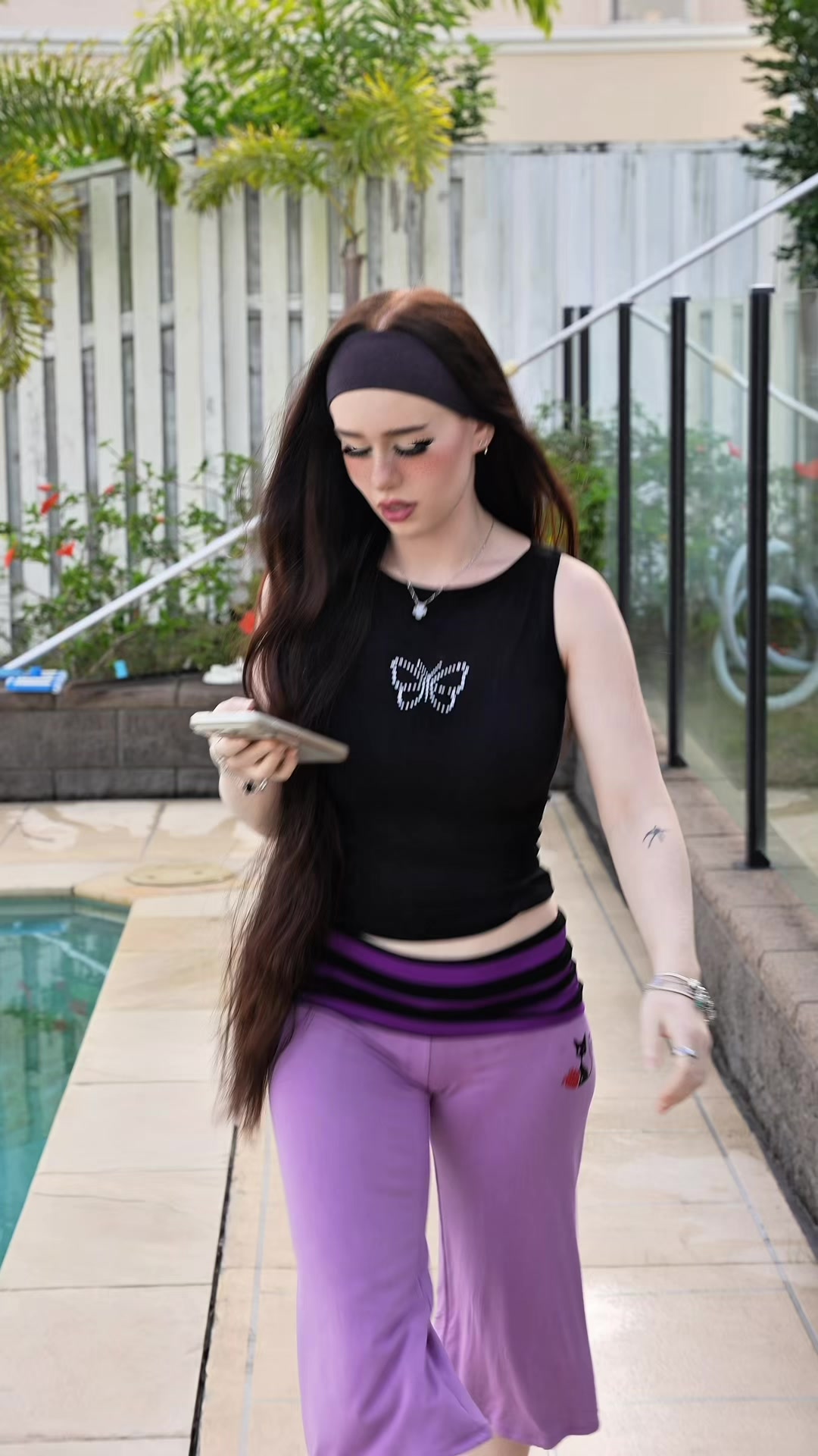 @lara walks