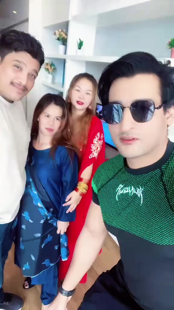@𝓗𝓪𝓷𝓭𝓼𝓸𝓶𝓮 𝓑𝓾𝓽𝓽 🇵🇰