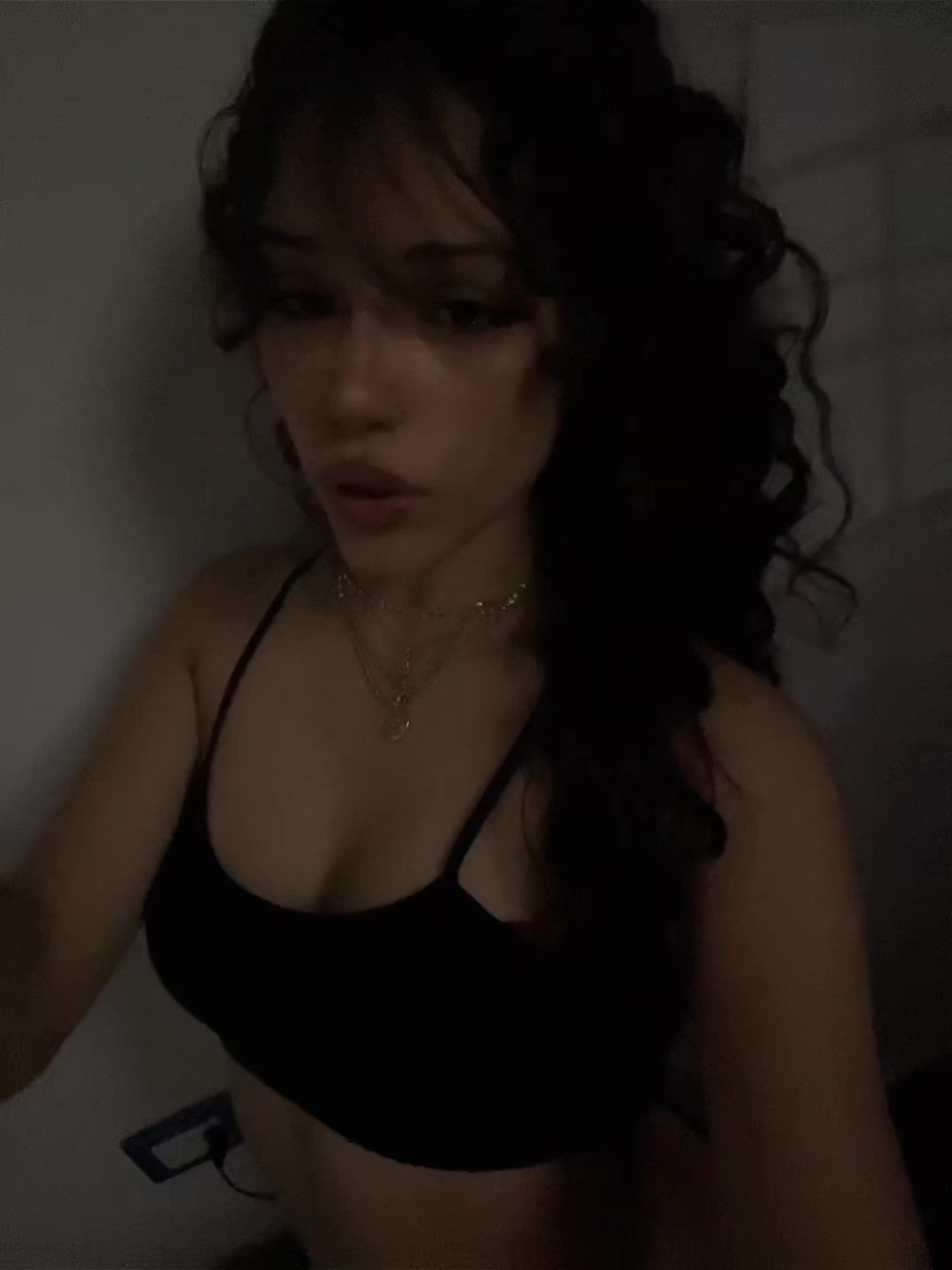 @๐๐ฌ๐ข๐ฌ๐ง๐ผโ๏ธ.
