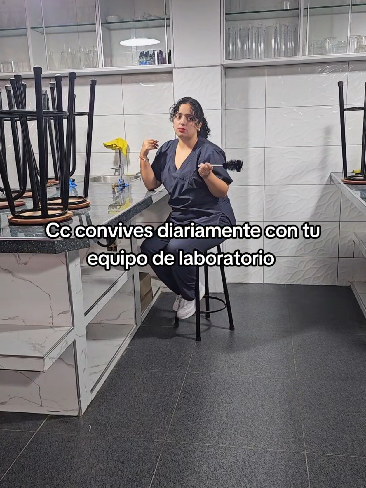 @Miss Brenda | Docente
