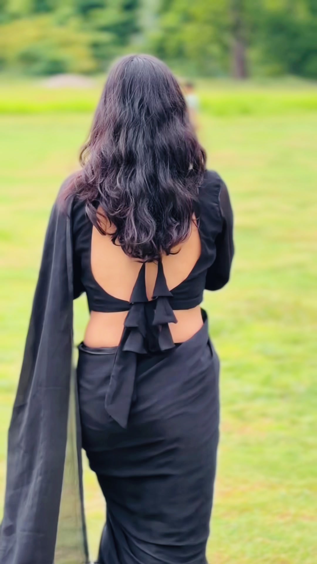 @झरना साउॅंद::::::🌷