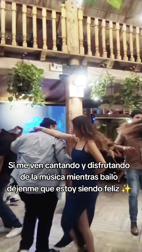 @Nadia Isabel Flores
