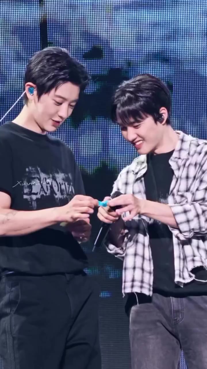 @Anidohkyung..🐧🐧☽̶☾