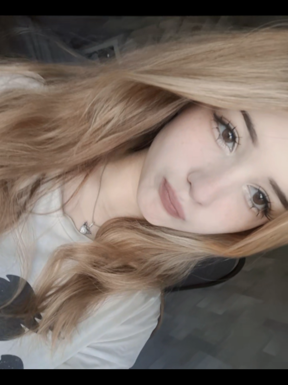 @лизалабутенка