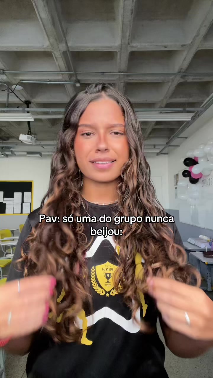 @Larinha💨