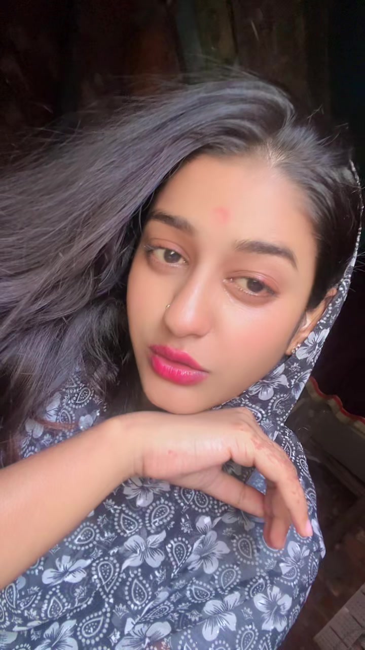 @🦋🧿iam_SnehaMishra_💛😎