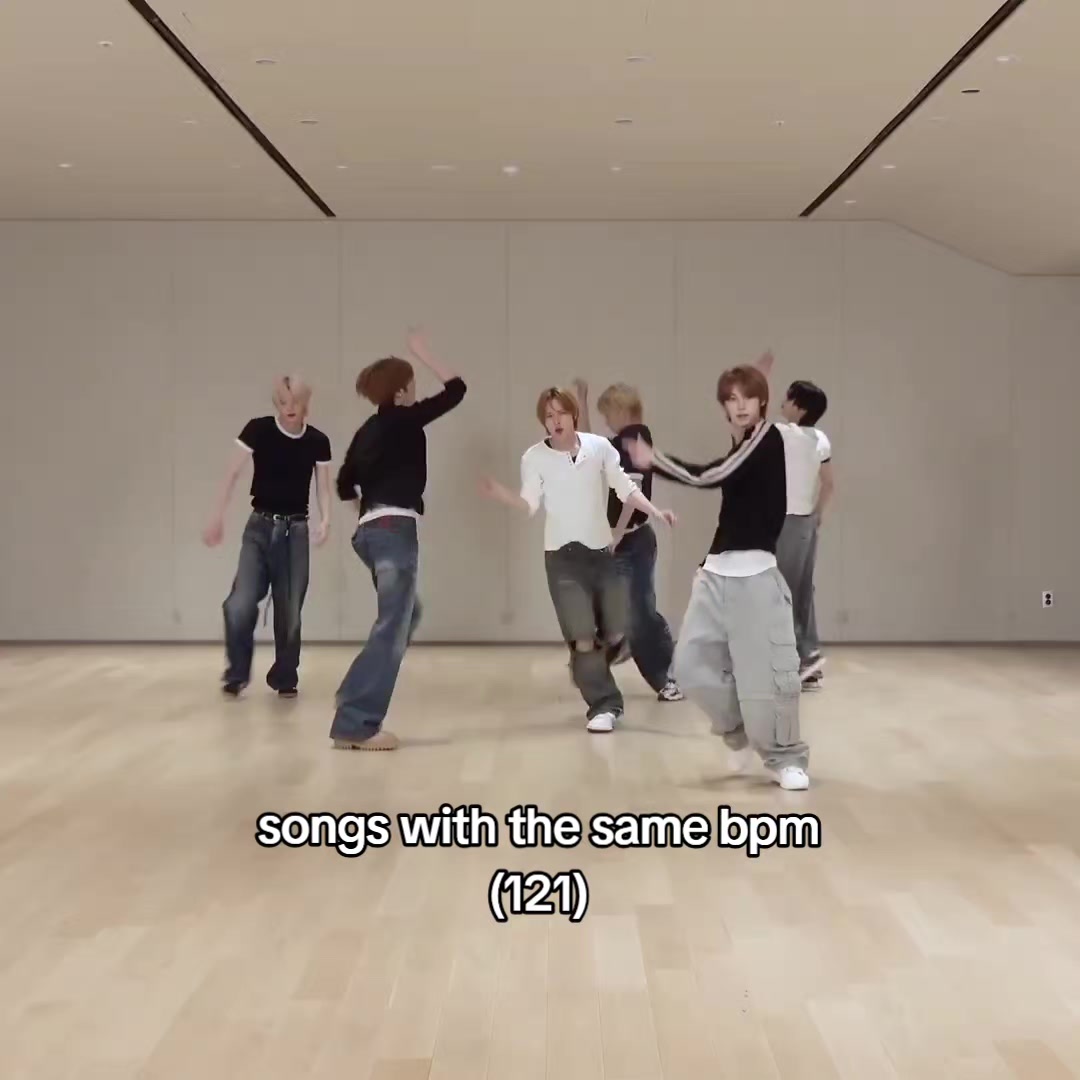 @⃟