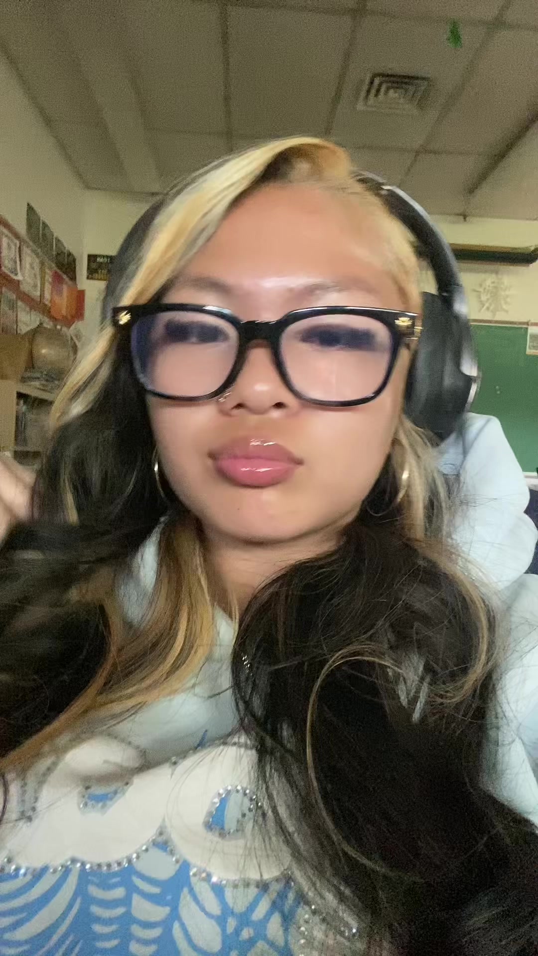@👩🏻🔬