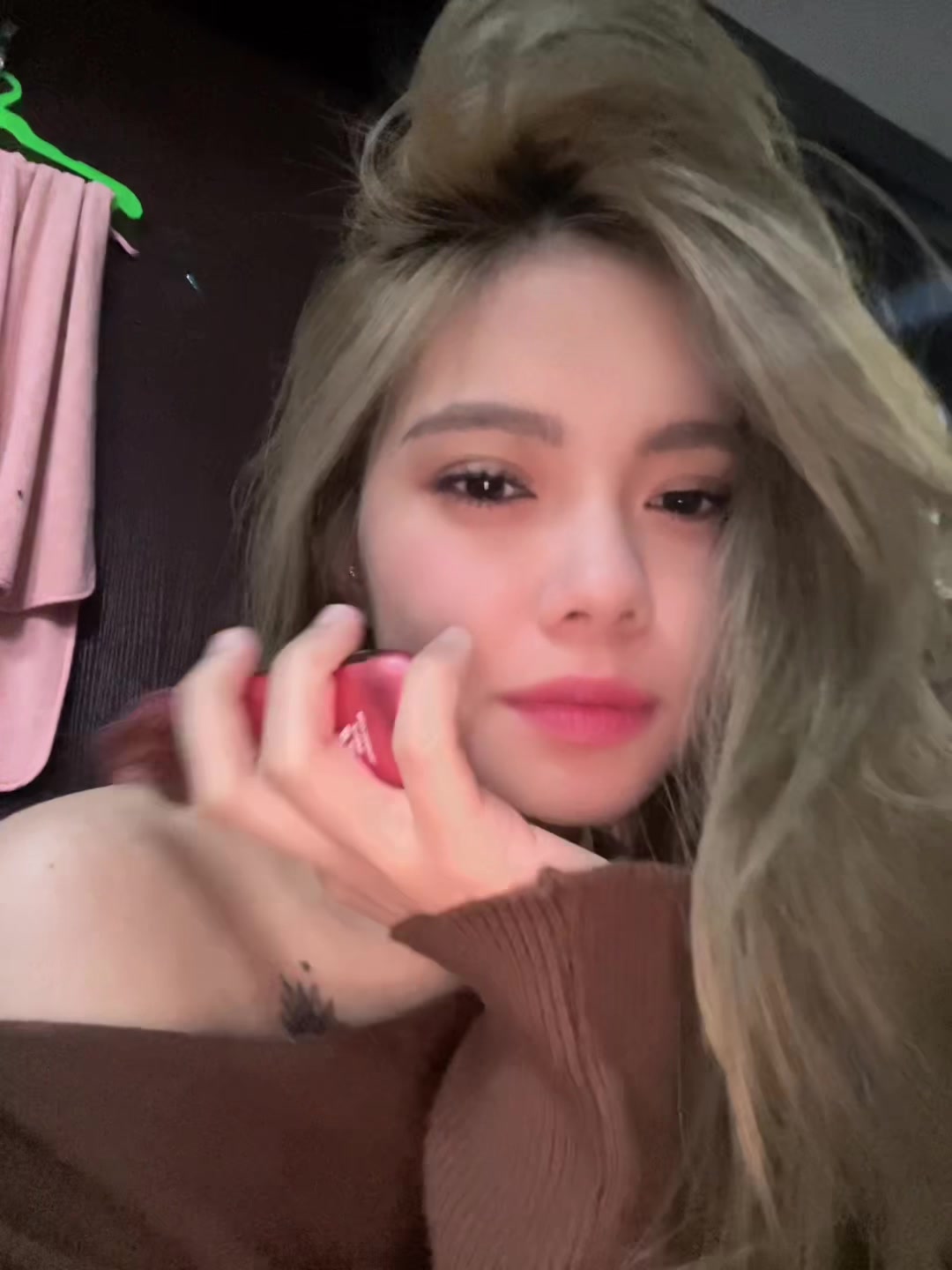 @;*