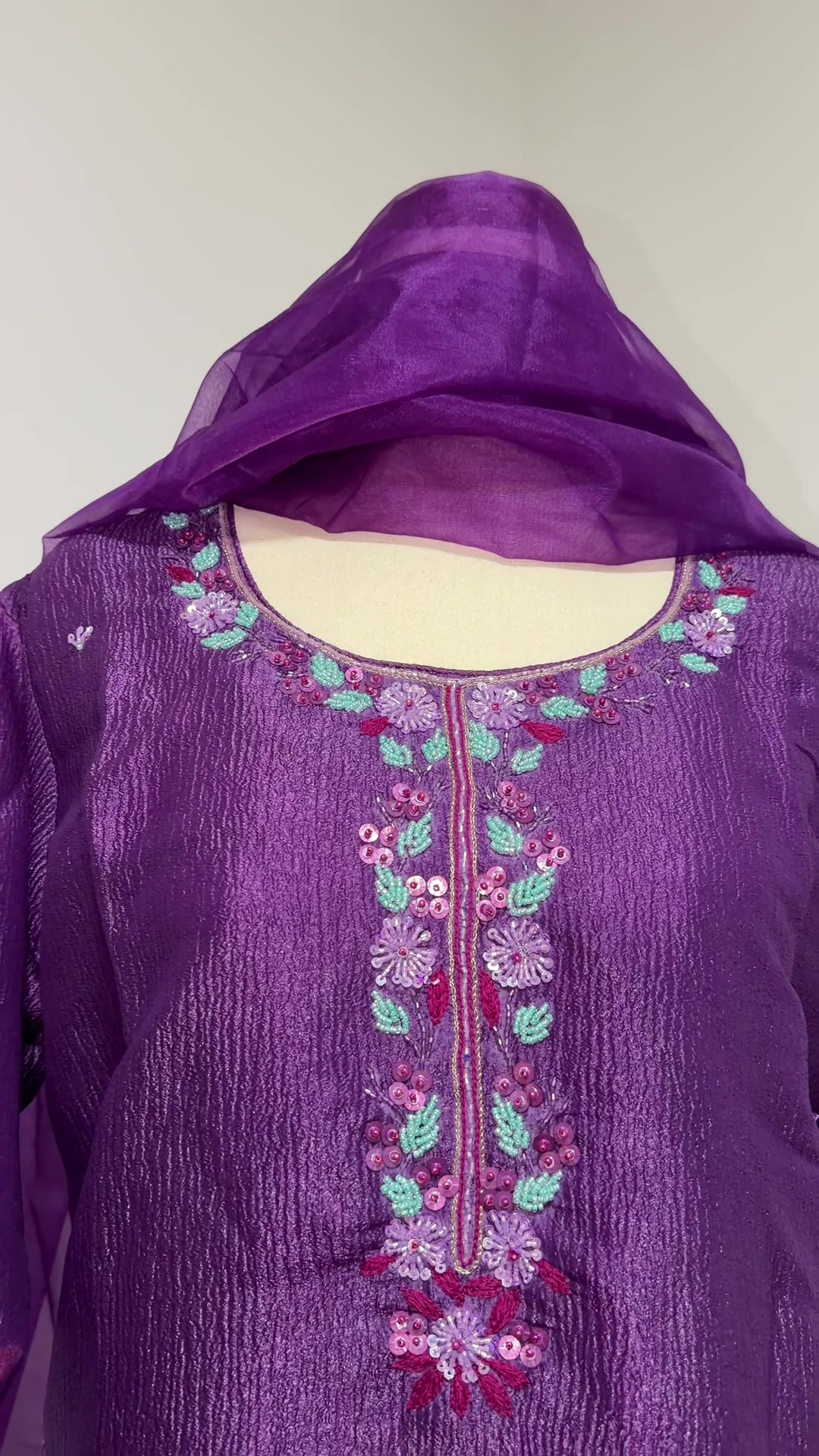 @Resham_luxecouture