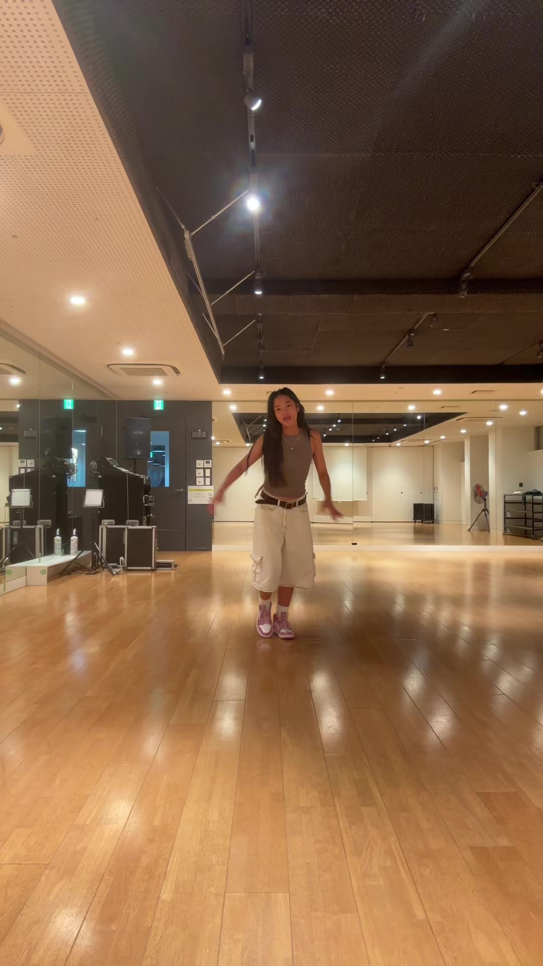 @AINA🦋♠️