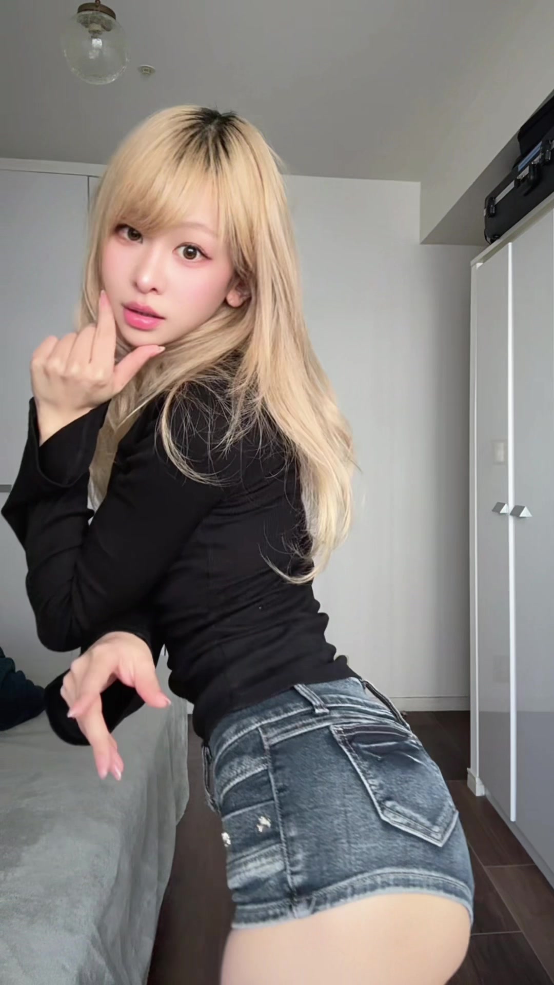 @ばに子