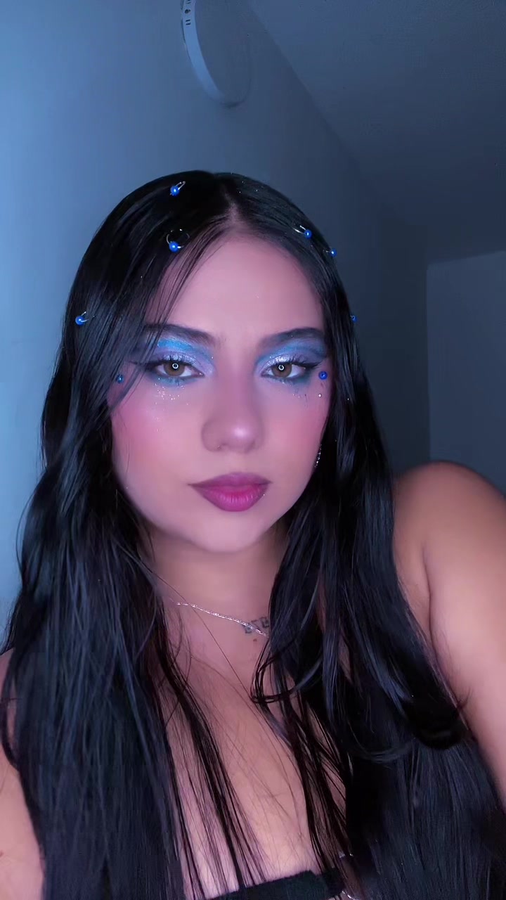 @Valentina 404 💙